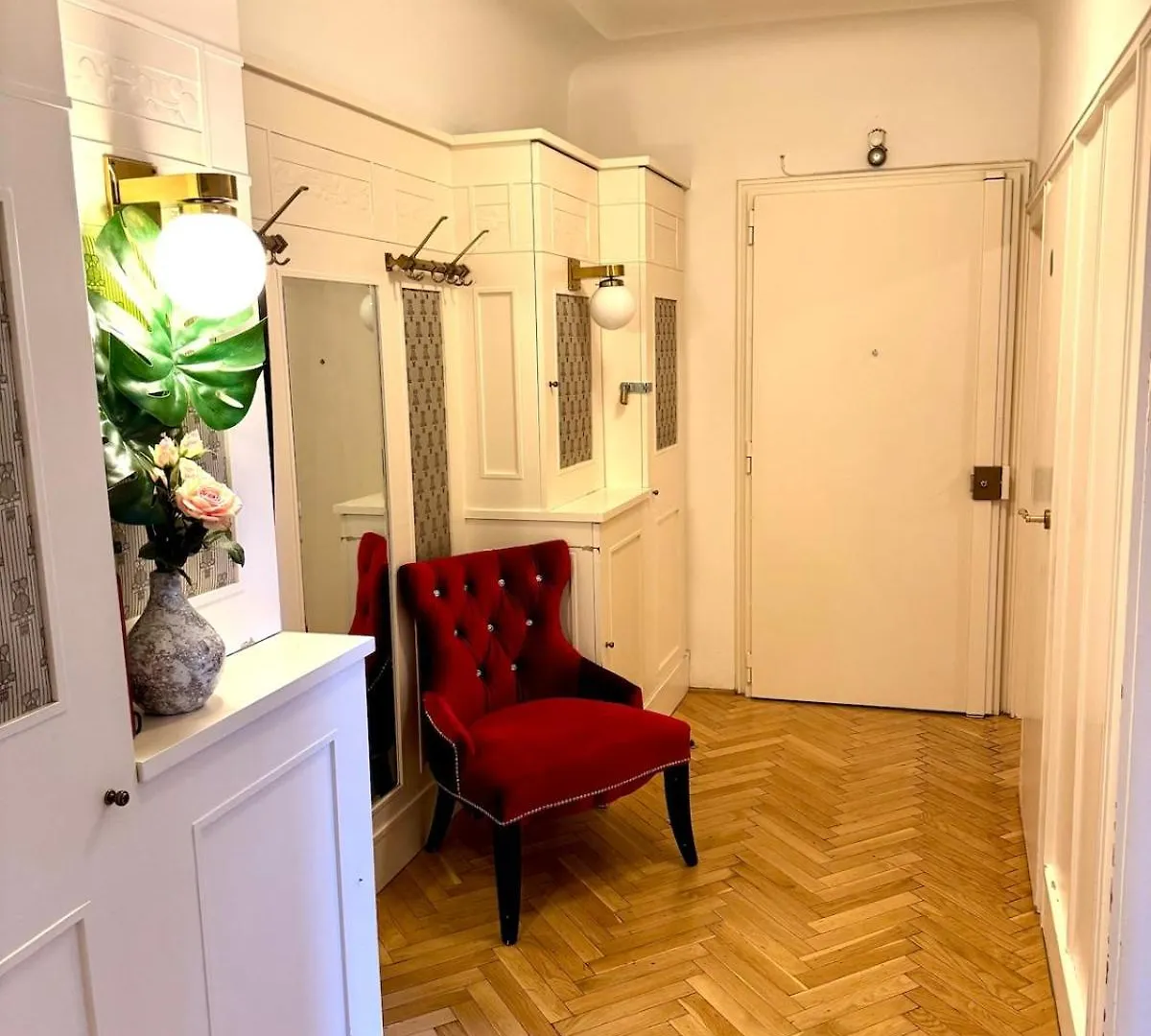 Central View Vienna 92 Sq M 3 Bd Apartment
